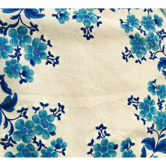 Vintage Linen Round Centerpiece Floral Runner - Picture 6 of 6